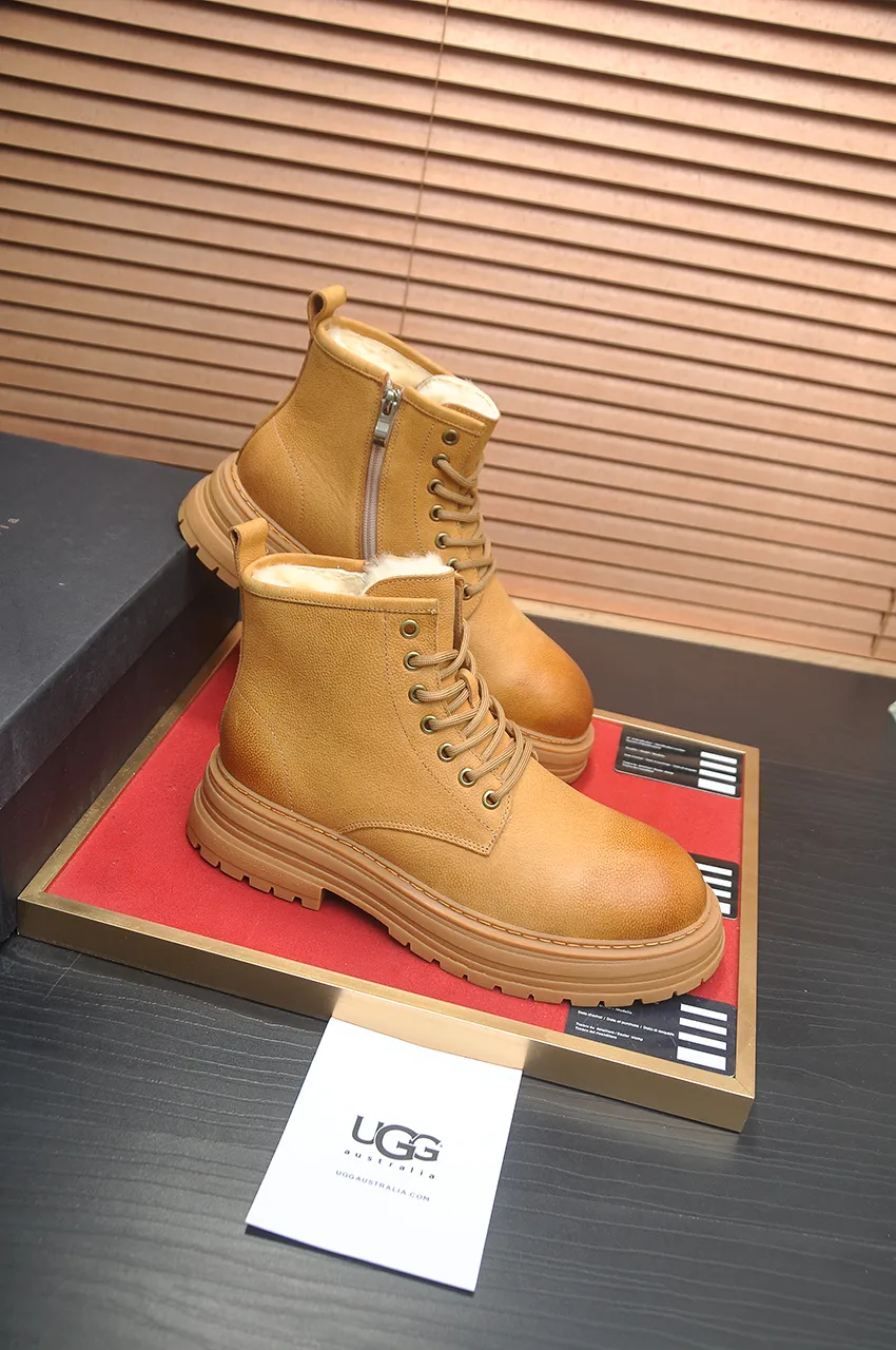 Men's shoes 💰680💶【UGG】(full genuine wool lining) Please pay attention to the quality of the original order and compare the thickness of the wool 🏮🏮Hot style Martin boots from Australia's warm luxury brand men's shoes, official website synchronization, Beckham men's style..., made of imported top-layer waxed cowhide, waxed toe box, Australian real wool velvet lining Carefully sewn...Imported rubber Martin boots outsole (comfortable, soft and wear-resistant). I really like the quality...Exquisite workmanship, you can't put it down once you see it. Code number 39-44